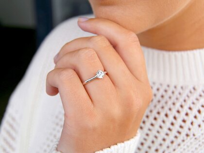 Verlovingsring Classic 6 in 18K witgoud met diamant 0,50ct H/SI