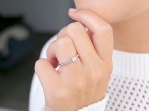 Verlovingsring Classic Loop in 18K witgoud met diamant 0,15ct H/SI