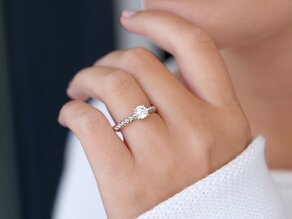 Verlovingsring Classic Loop in 14K witgoud met Lab-grown diamant 0,75ct E/VS