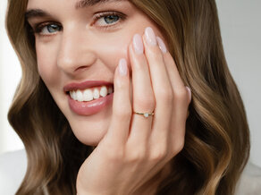 Verlovingsring Classic Petite in 14K geelgoud met diamant 0,13ct G/SI
