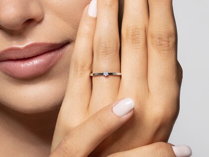 Verlovingsring Classic Petite in 14K witgoud met diamant 0,05ct G/SI