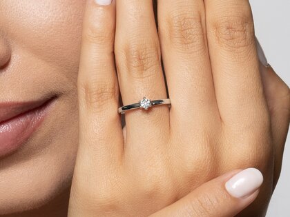 Verlovingsring Classic Petite in 14K witgoud met diamant 0,13ct G/SI