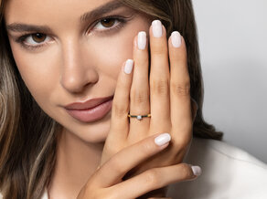 Verlovingsring Classic Petite in 14K geelgoud met diamant 0,13ct G/SI