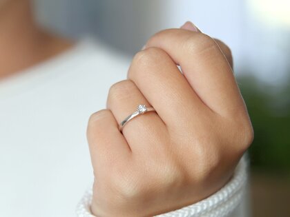 Verlovingsring Classic Petite in 14K witgoud met diamant 0,13ct G/SI