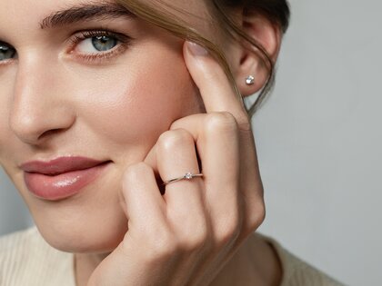 Verlovingsring Delight in 18K witgoud met diamant 0,10ct H/SI