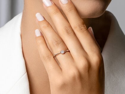 Verlovingsring Devotion in 18K witgoud met diamant 0,15ct H/SI