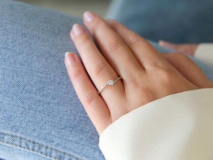 Verlovingsring Devotion in 18K witgoud met diamant 0,15ct H/SI