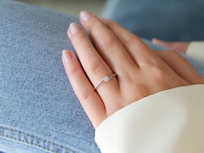 Verlovingsring Devotion in 18K witgoud met diamant 0,15ct H/SI