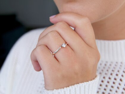 Verlovingsring Devotion in 14K witgoud met diamant 0,20ct D/IF