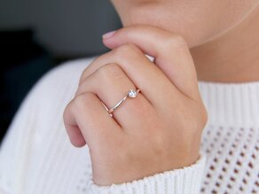 Verlovingsring Devotion in 14K witgoud met diamant 0,20ct D/IF