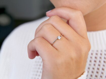 Verlovingsring Devotion in 18K witgoud met diamant 0,15ct H/SI