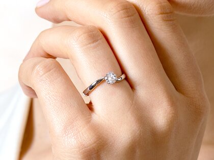 Verlovingsring Devour in 14K witgoud met diamant 0,50ct D/IF