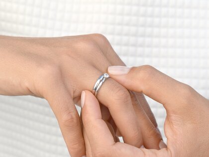 Verlovingsring Eternal in 9K witgoud met diamant 0,25ct H/SI
