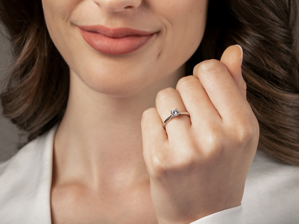 Verlovingsring Heaven 4 in 9K witgoud met diamant 0,20ct D/IF