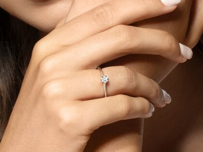 Verlovingsring Heaven 6 in 9K witgoud met diamant 0,25ct H/SI