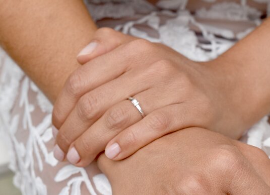 Verlovingsring Love in witgoud