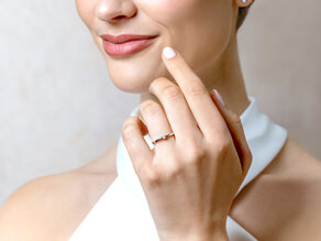 Verlovingsring Love in 14K witgoud met diamant 0,04ct G/SI