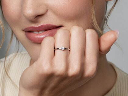 Verlovingsring Melody in 9K witgoud met diamant 0,25ct H/SI