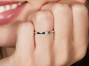 Verlovingsring Modern Petite in 14K witgoud met diamant 0,08ct G/SI