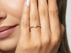 Verlovingsring Modern Petite in 14K geelgoud met diamant 0,05ct G/SI