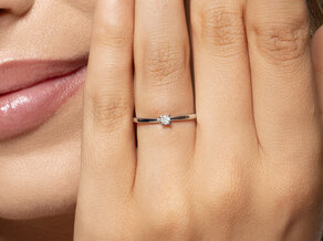 Verlovingsring Modern Petite in 14K witgoud met diamant 0,05ct G/SI