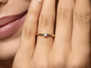 Verlovingsring Modern Petite in 14K geelgoud met diamant 0,08ct G/SI