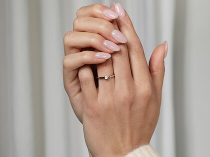 Verlovingsring Modern in 14K witgoud met diamant 0,10ct G/SI
