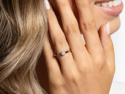 Verlovingsring Modern in 14K witgoud met diamant 0,30ct H/SI