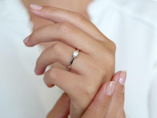 Verlovingsring Modern in 9K witgoud met diamant 0,50ct