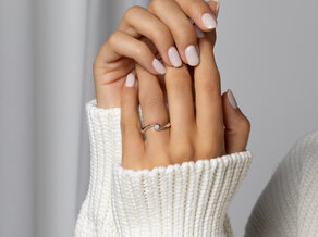 Verlovingsring Twist Petite in 14K witgoud met diamant 0,09ct G/SI