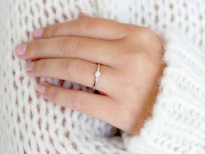 Verlovingsring Pure in 14K witgoud met diamant 0,13ct G/SI