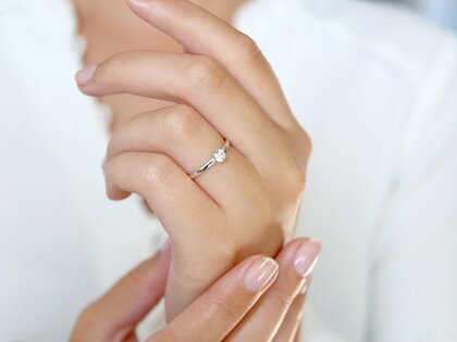 Verlovingsring Pure in 9K geelgoud met diamant 0,23ct G/SI