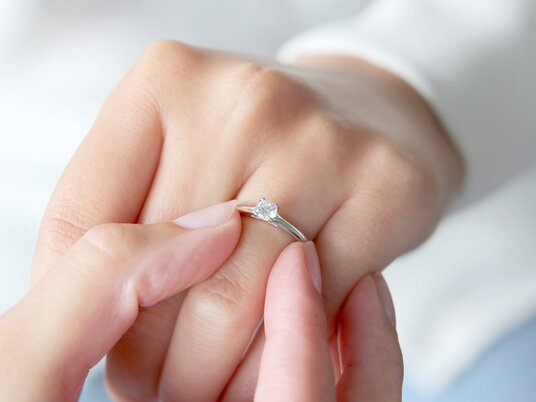 Verlovingsring Romance in 9K witgoud met Lab-grown diamant 2,00ct