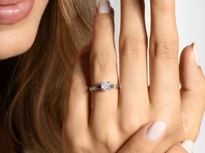 Verlovingsring Romance in 14K witgoud met diamant 0,50ct H/SI