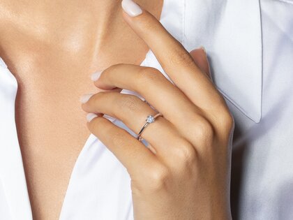 Verlovingsring Royal in 9K witgoud met diamant 0,25ct H/SI