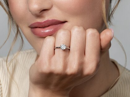 Verlovingsring Royal in 9K witgoud met diamant 1,00ct H/SI