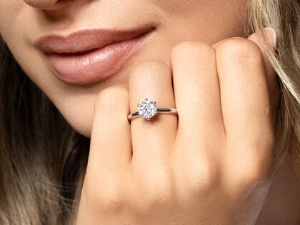 Verlovingsring Royal in 9K witgoud met diamant 1,00ct H/SI