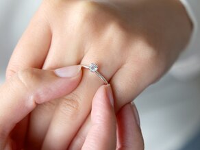 Verlovingsring Royal in 9K witgoud met diamant 0,25ct H/SI