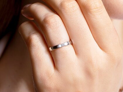 Verlovingsring Infinity Petite in 14K witgoud met diamant 0,09ct G/SI