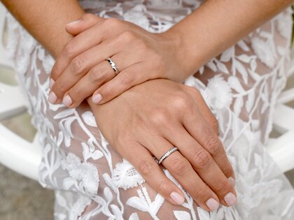 Verlovingsring Italic in 14K witgoud met diamant 0,10ct G/SI