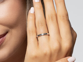 Verlovingsring Italic Petite in 14K geelgoud met diamant 0,07ct G/SI