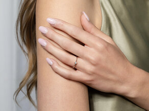 Verlovingsring Touch in 18K witgoud met diamant 0,04ct G/SI