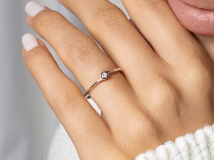 Verlovingsring Touch in 18K witgoud met diamant 0,04ct G/SI