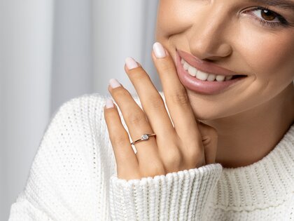 Verlovingsring Touch in 9K witgoud met diamant 0,13ct G/SI