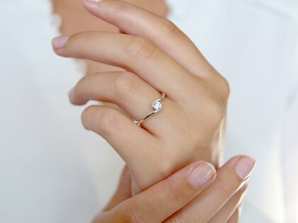 Verlovingsring Touch in 18K witgoud met diamant 0,23ct D/IF