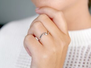 Verlovingsring Twist Petite in 14K witgoud met diamant 0,04ct G/SI
