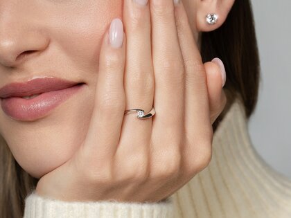 Verlovingsring Twist Petite in geelgoud