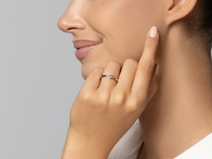 Verlovingsring Twist in 9K roségoud met diamant 0,03ct