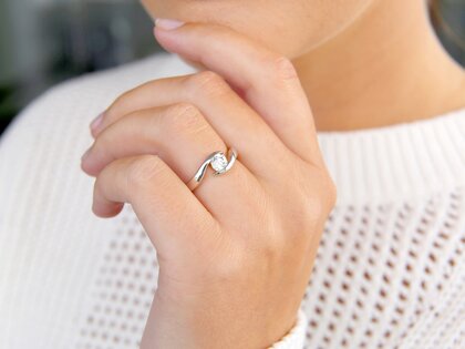 Verlovingsring Twist in platina 950/- met Lab-grown diamant 0,50ct E/VS