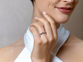 Verlovingsring Twist in 14K geelgoud met diamant 0,20ct H/SI